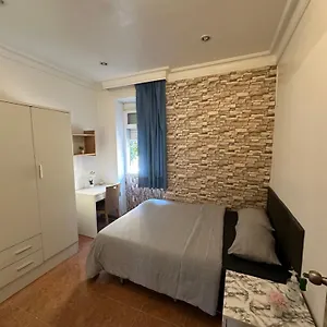 Apartamento Habitación En Piso Compartido En Capital, Málaga